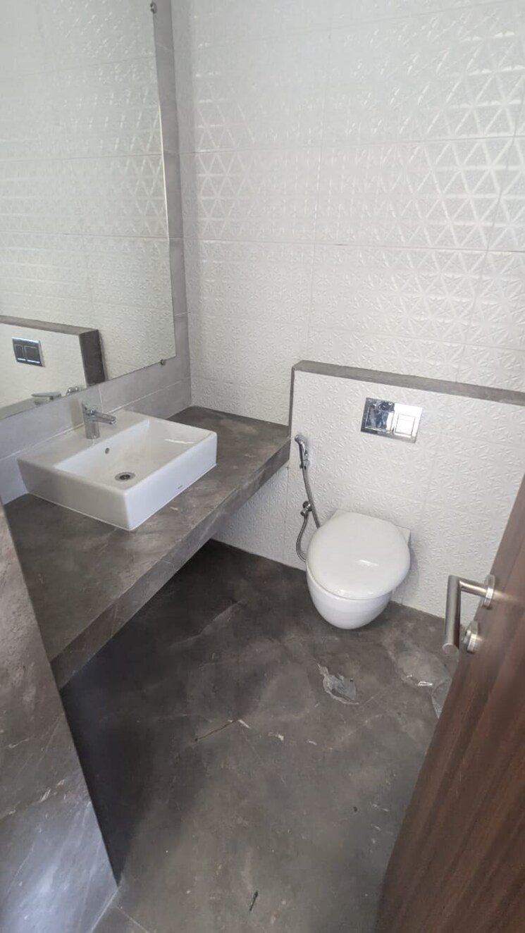 Bathroom, kalpataru-radiance 3 Bedroom 1032 Sq.Ft. Apartment In Goregaon West Mumbai 8452673