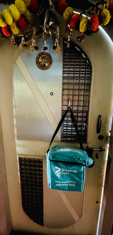  2 BHK Apartment at The Dadar Makarand Society, Dadar West – for Rent