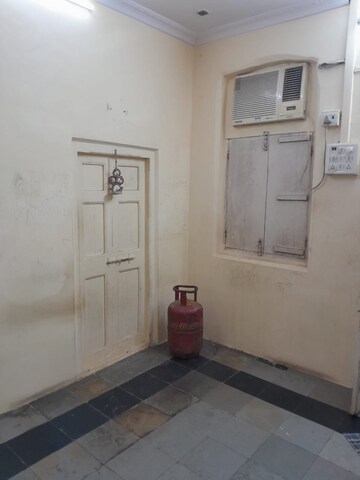 1 RK Apartment For Rent in Borivali East