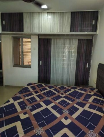 Bedroom in 2 BHK Apartment at Kalpataru Hills, Manpada – for Rent