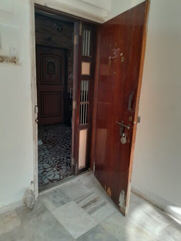 Master Bedroom in 1 BHK Apartment at Borivali East – for Rent