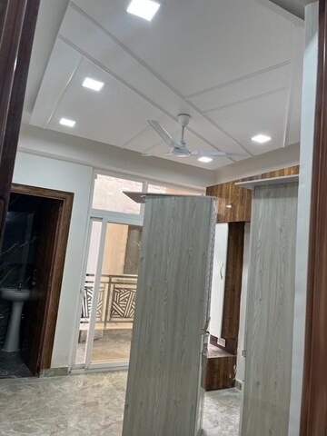 Furnished Amenities in 3 BHK Apartment at Sector 1 Greater Noida – for Rent