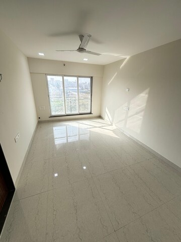 Master Bedroom in 4 BHK Apartment at DLH Legacy, Juhu – for Rent