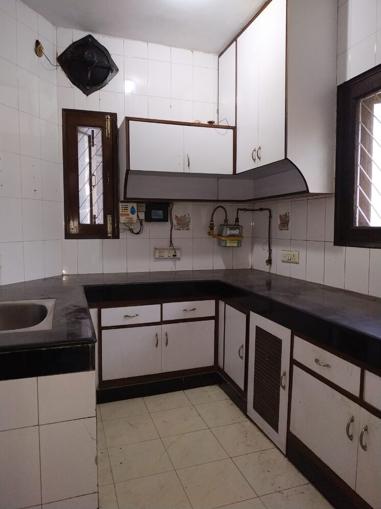 Kitchen, rwa-jasola-sector-7 3 Bedroom 1200 Sq.Ft. Apartment In Jasola Delhi 8452970