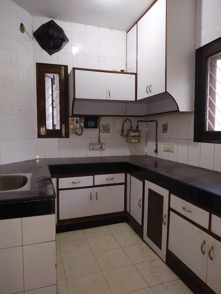 Kitchen, rwa-jasola-sector-7 3 Bedroom 1200 Sq.Ft. Apartment In Jasola Delhi 8452970