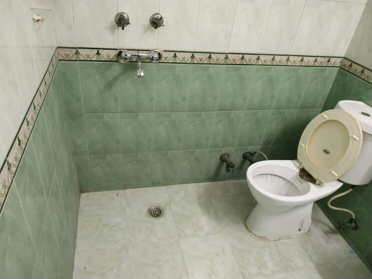 Bathroom, rwa-jasola-sector-7 3 Bedroom 1200 Sq.Ft. Apartment In Jasola Delhi 8452970