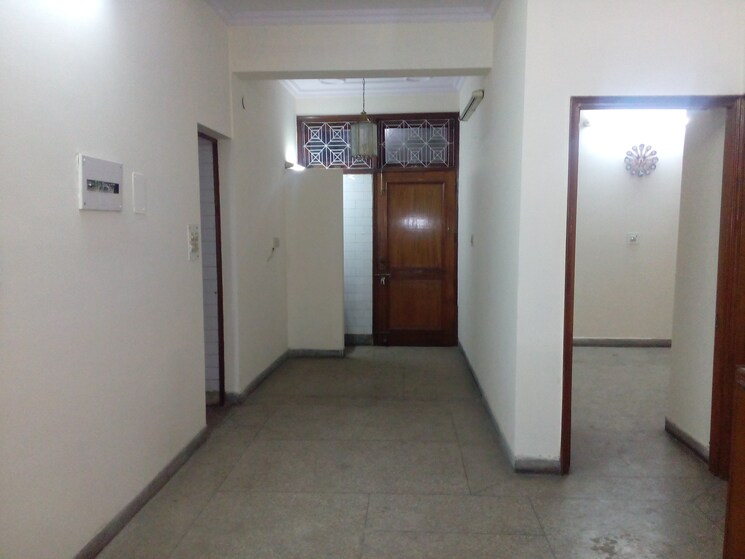 Master Bedroom, rwa-jasola-sector-7 3 Bedroom 1200 Sq.Ft. Apartment In Jasola Delhi 8452978