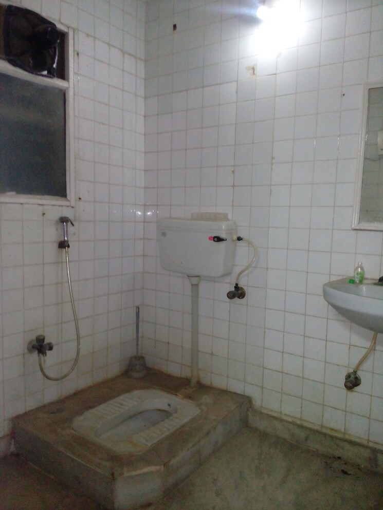 Bathroom, rwa-jasola-sector-7 3 Bedroom 1200 Sq.Ft. Apartment In Jasola Delhi 8452978