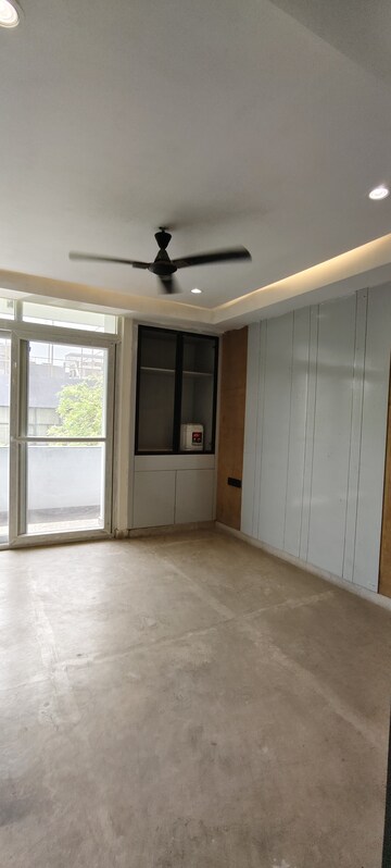 Master Bedroom in 3 BHK Independent House at Yojana Vihar – for Rent