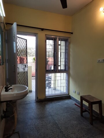 Living Room in 1 BHK Apartment at Molarband – for Rent