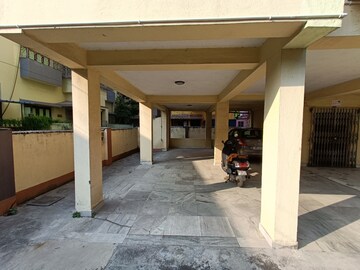 Parking in 3 BHK Apartment at Thakurpukur – for Sale