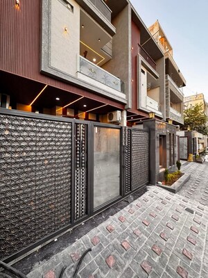 3.5 BHK Villa For Sale in Manyawas