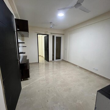 Room in 2.5 BHK Apartment at Smart World Gems, Sector 89 – for Rent