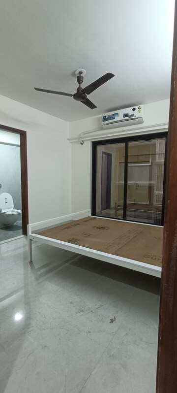 Master Bedroom in 2 BHK Apartment at Diamond Park, Santacruz East – for Rent
