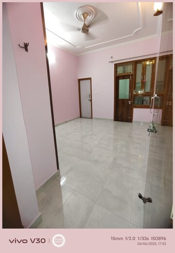 Master Bedroom in 2 BHK Independent House at Gomti Nagar – for Rent