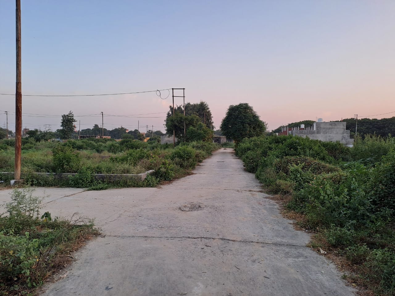 Plot For Sale in Jevar Airport Road Dastan