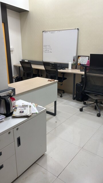  Office Space For Rent in Express Zone, Malad East