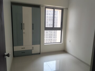 Master Bedroom in 2 BHK Apartment at Kalpataru Paramount, Kapur Bawdi – for Rent