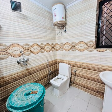 Bathroom in 1 BHK Builder Floor at Khirki Extension – for Rent