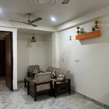 Living Room in 2 BHK Builder Floor at Sector 52 – for Rent