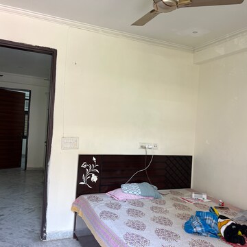 Bedroom in 2 BHK Builder Floor at Sector 52 – for Rent