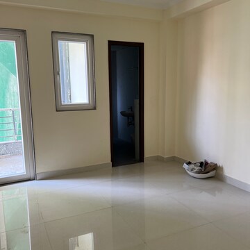 Room in 2 BHK Builder Floor at Sector 52 – for Rent
