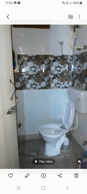 Bathroom in 2.5 BHK Builder Floor at Guru Angad Nagar – for Sale