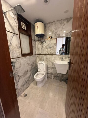 Bathroom in 1 BHK Apartment at Saket – for Rent