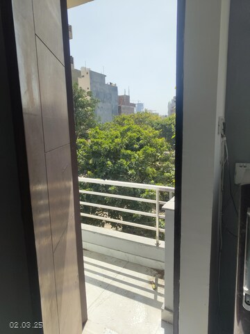 Balcony in 1 BHK Apartment at Sector 57 – for Rent