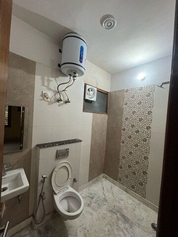 Bathroom in 3 BHK Builder Floor at MVL IPark, Sector 15 – for Rent