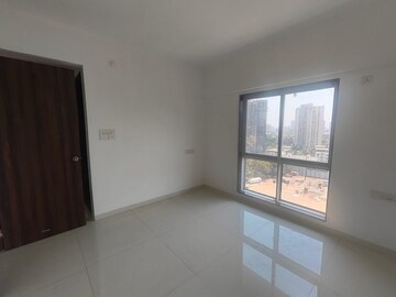 Room in 1 BHK Apartment at Vasundhara Heights, Mulund West – for Rent