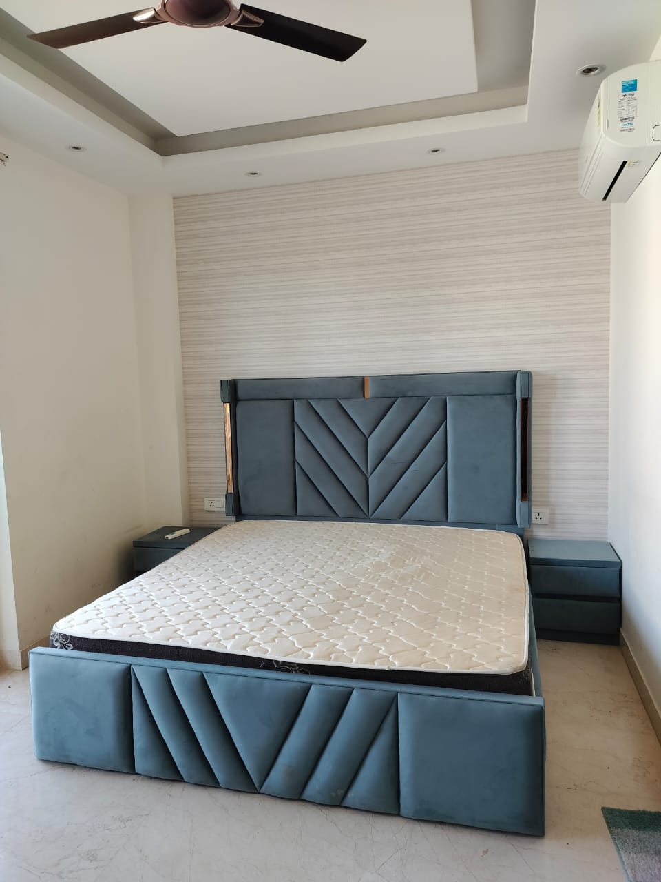 4 BHK + Servant Room 3250 Sq.Ft. Apartment in Unitech Heritage City