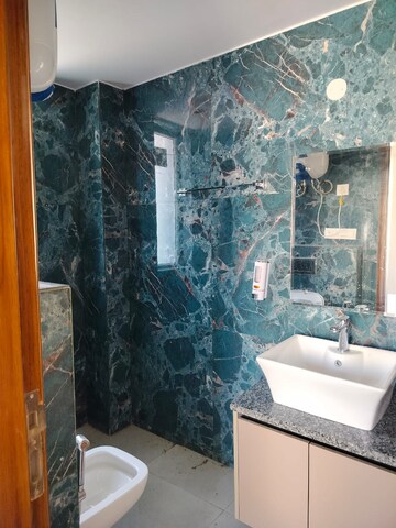 Bedroom in 4 BHK Apartment at Unitech Heritage City, Sector 25 – for Sale