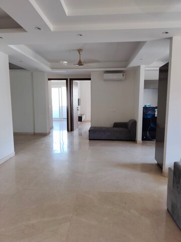 Living Room in 4 BHK Apartment at Unitech Heritage City, Sector 25 – for Sale