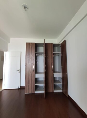 Room in 3 BHK Apartment at Mapsko Mount Ville, Sector 79 – for Rent