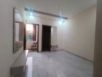 Bedroom in 4 BHK Villa at Sector 123 – for Sale