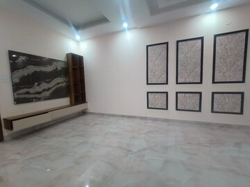 Room in 4 BHK Villa at Sector 123 – for Sale