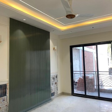 Room in 4 BHK Builder Floor at Ansal API Esencia, Sector 67 – for Sale