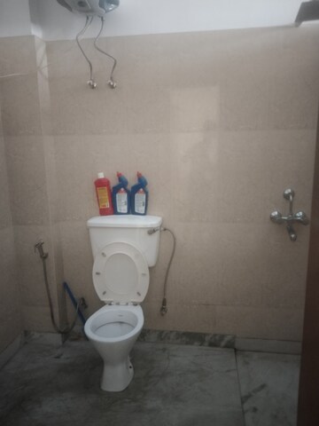 Bathroom in 2 BHK Builder Floor at Ansal Plaza Sector-23, Sector 23 – for Rent