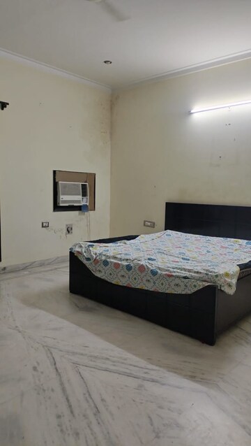 Bedroom in 2.5 BHK Independent House at Sector 23 – for Rent