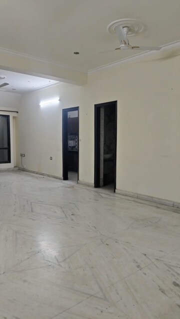Master Bedroom in 2.5 BHK Independent House at Sector 23 – for Rent