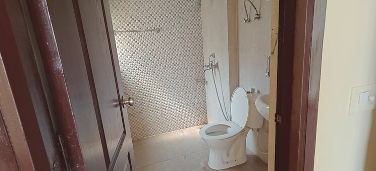 Bathroom, aditya-city-apartments 2 Bedroom 925 Sq.Ft. Apartment In Shahpur Bamheta Ghaziabad 8454161