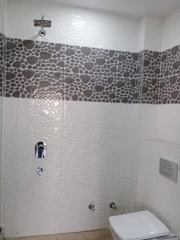Bathroom in 2.5 BHK Builder Floor at Paschim Vihar – for Rent