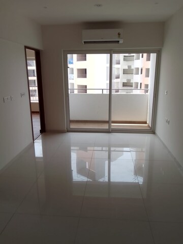 Room in 3 BHK Apartment at Shapoorji Pallonji Joyville Phase 3, Sector 102 – for Rent