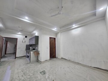 Master Bedroom in 1 BHK Builder Floor at Paryavaran Complex – for Rent