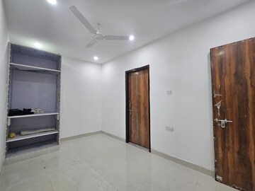 Master Bedroom in 1 BHK Builder Floor at Paryavaran Complex – for Rent