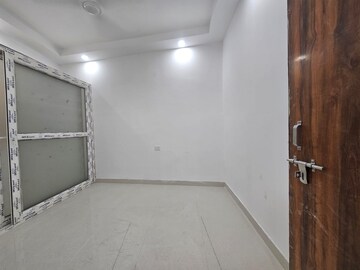 Master Bedroom in 1 BHK Builder Floor at Paryavaran Complex – for Rent