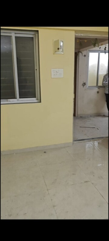 Master Bedroom in 1 RK Apartment at Kurla West – for Rent