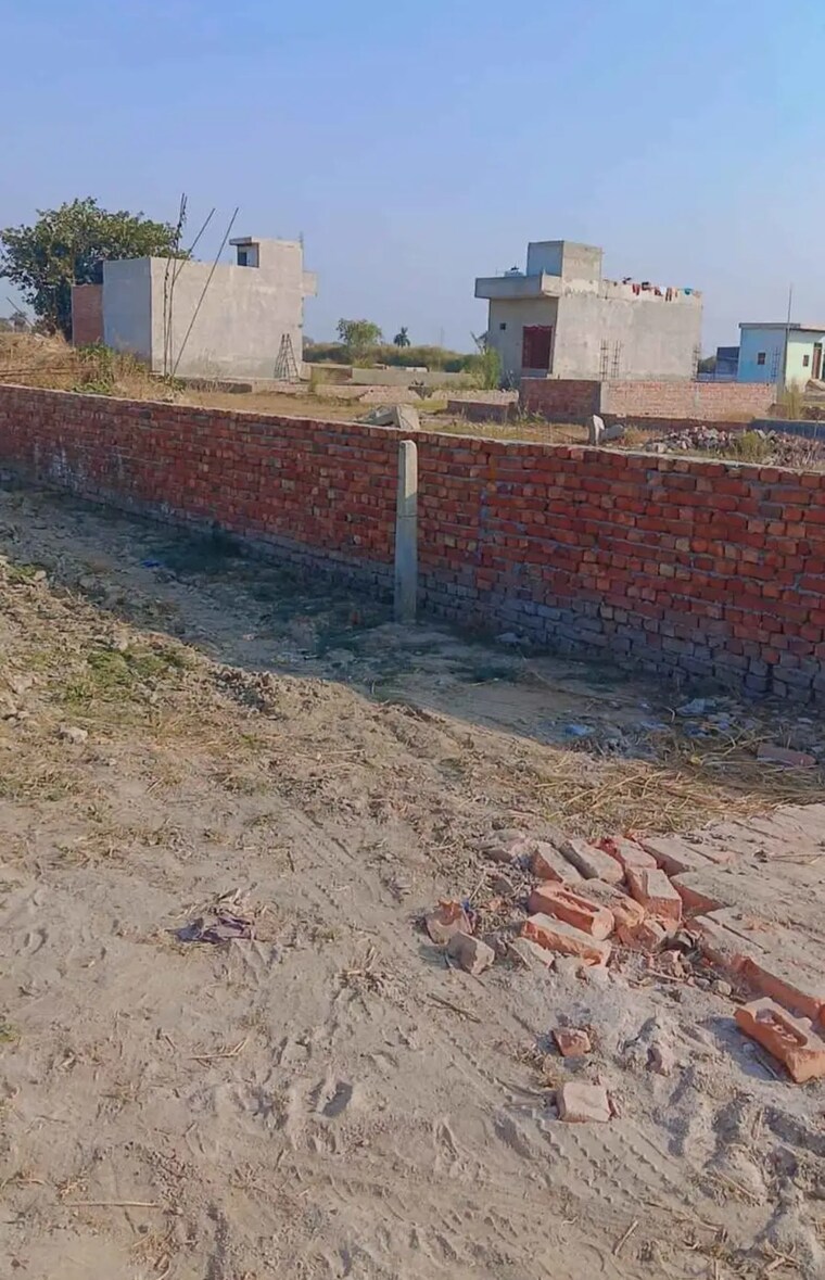 Garden, bhopani village  150 Sq.Yd. Plot In Bhopani Village Faridabad 8454265