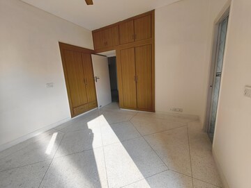 Master Bedroom in 3.5 BHK Apartment at Medinova Apartment, Sector 56 – for Rent